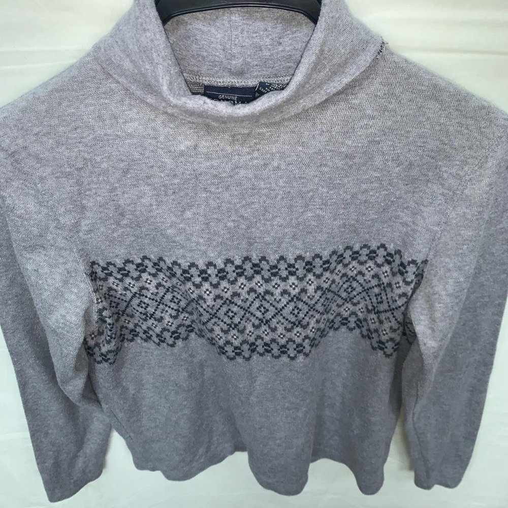 Wintertime turtleneck - Picture 2 of 4